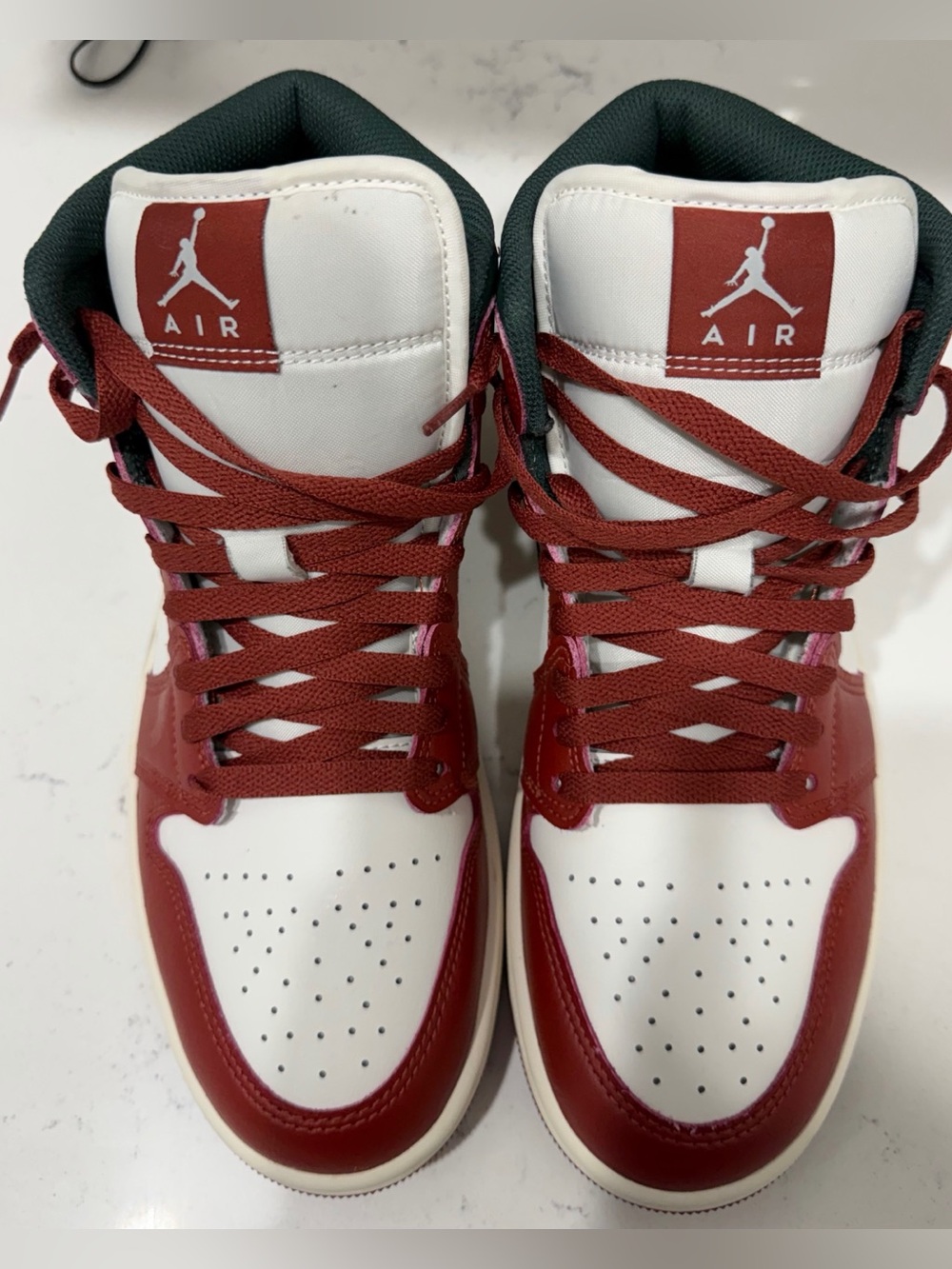 Nike Air Jordan 1 Mid Shoes View 2